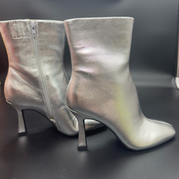 Open Edit Hesper Bootie in Metallic Silver! SZ7 - Picture 5 of 6
